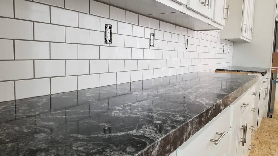 White subway backsplash, detail view
